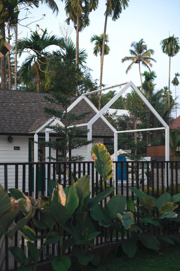 The Little Acres Cherai Vypin 外观 照片